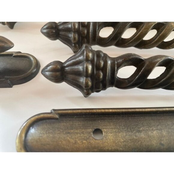 Vintage Burnished Brass Drawer Pulls w/ Twist Design – Set of 8 - Picture 6 of 9